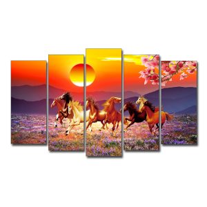 Tranh mã đáo thành công ngựa chạy trên hoa cỏ đẹp
