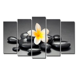 Tranh spa kiểu ghép 5 tấm đẹp bông hoa đại vàng trên đá cuội đen