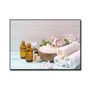 Tranh treo spa đẹp hình ảnh tinh dầu, khăn tắm, muối tắm, hoa anh đào