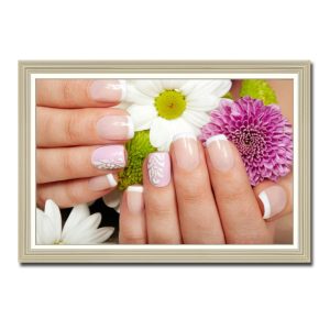Bức tranh treo tường spa nail đẹp hình ảnh đôi bàn tay sơn móng đẹp và những bông hoa