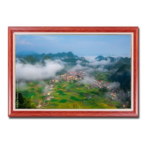Bức tranh treo tường đẹp với hình ảnh thung lũng Bắc Sơn trong nàn mây trắng bay