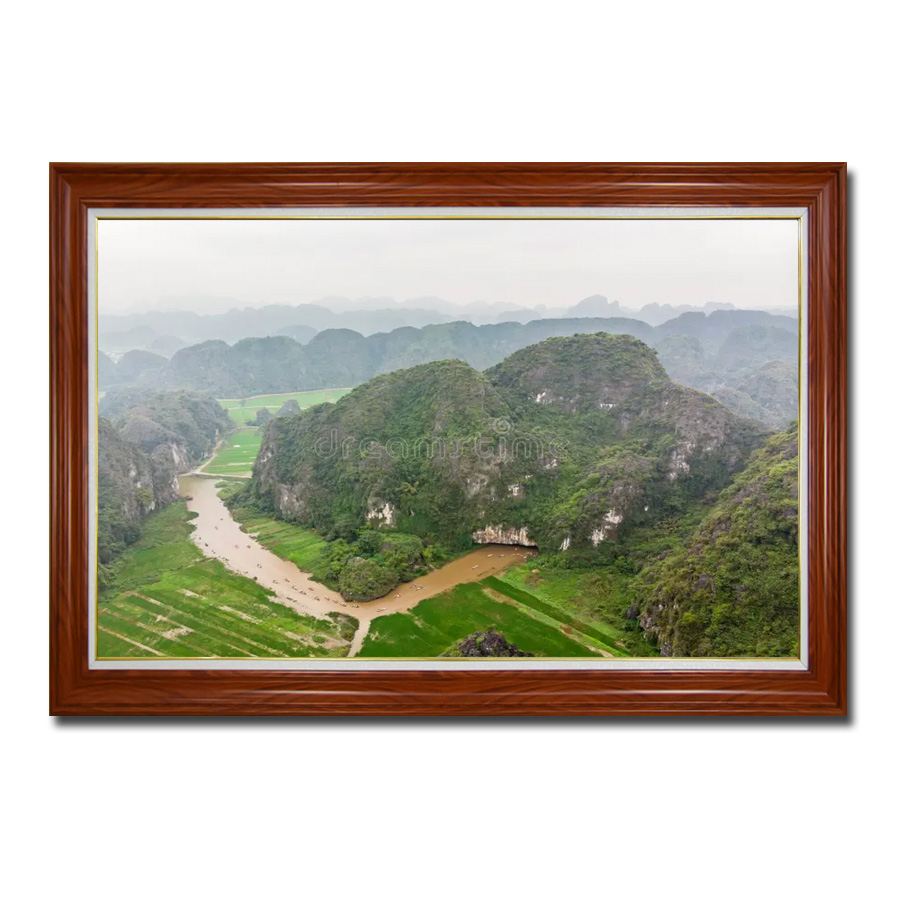 Một góc nhìn từ trên cao toàn cảnh Hang Múa, Tam Cốc, Ninh Bình đẹp trong bức tranh phong cảnh
