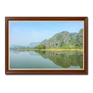 Hình ảnh núi non in hình bóng nước đẹp trong bức tranh phong cảnh Ninh Bình