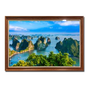 Góc nhìn ấn tượng về Vịnh Hạ Long từ trên cao với mây trời trong xanh trong bức tranh treo tường