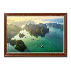 Bức tranh treo tường đẹp với góc nhìn toàn cảnh Vịnh Hạ Long từ trên cao dưới ánh nắng vàng ấm áp