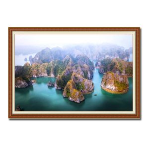 Bức tranh đẹp hình ảnh những hòn đảo nổi trên Vịnh Hạ Long dưới ánh nắng mặt trời chan hòa