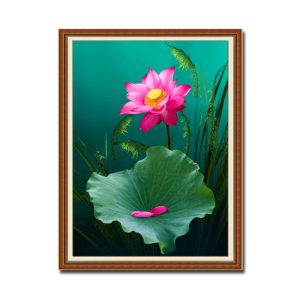 Bức tranh hoa sen hồng đẹp kiểu khổ đứng có khung