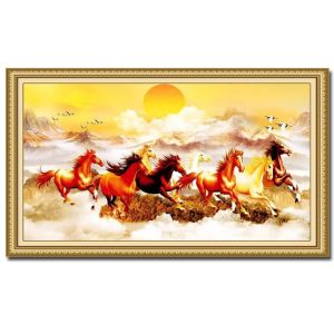 Mẫu tranh bát mã đẹp hình ảnh đàn ngựa và núi non mây trời