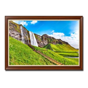 Bức tranh đẹp hình ảnh dòng thác nước chảy từ trên đỉnh dãy núi cao