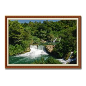 Bức tranh phong cảnh thác nước và rừng cây thiên nhiên