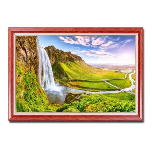 Bức tranh phong cảnh thác nước Seljalandsfoss (Iceland) siêu đẹp với gam màu sáng