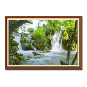 Bức tranh phong cảnh đẹp với hình ảnh thác nước và rừng cây thiên nhiên