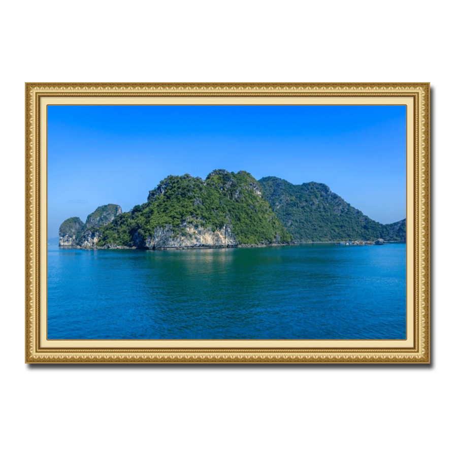 Bức tranh đẹp hình ảnh ngọn núi nổi giữa biển Vịnh Hạ Long nước xanh biếc