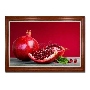 Mẫu tranh treo tường đẹp hình ảnh quả lựu chín đỏ và những hạt mọng ngon mắt