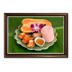 Mẫu tranh phòng ăn đẹp hình ảnh đĩa quả đu đủ được trang trí đẹp