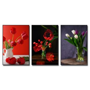 Bộ tranh 3 tấm đẹp hình ảnh bình hoa tulip với gam màu đậm
